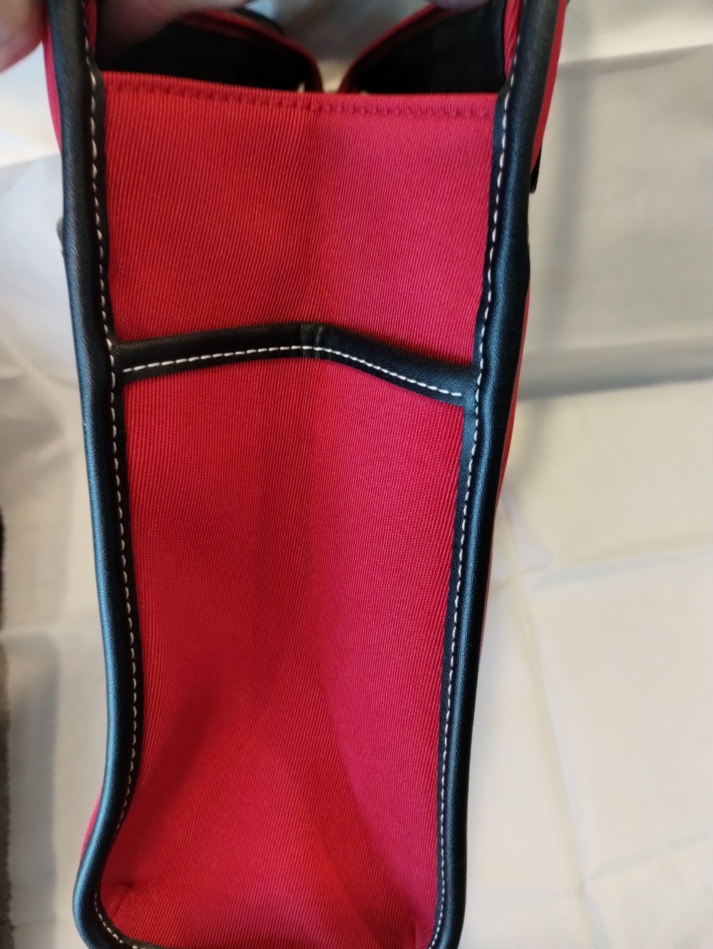 Vintage Etienne Aigner Red and Black Satchel Logo Handbag Great Condition! - Picture 6 of 9
